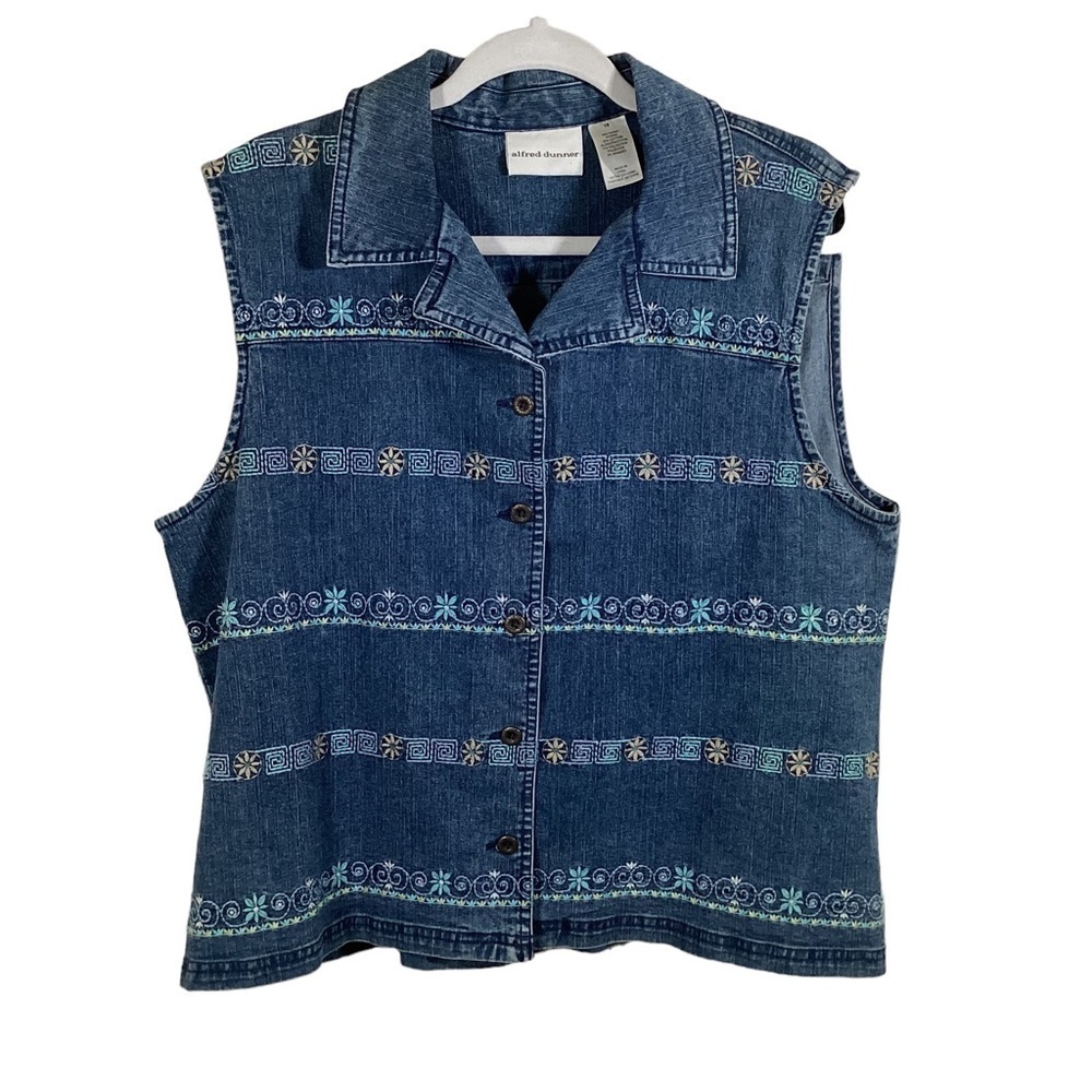 Alfred Dunner Women’s Denim With Embroidery Vest.  Size 16